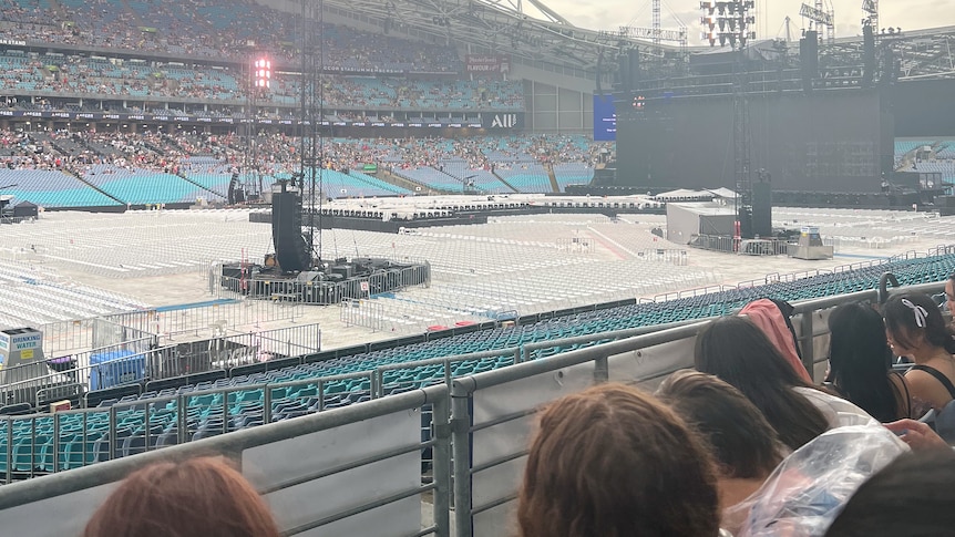 Storms and lightning cause havoc, delay Taylor Swift's first Sydney show for The Eras Tour