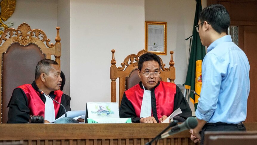 The Australian Government's lawyer speaks to Indonesian judges in court.