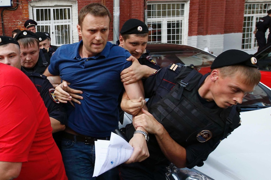 Police arrest Russian opposition leader and anti-corruption blogger Alexei Navalny