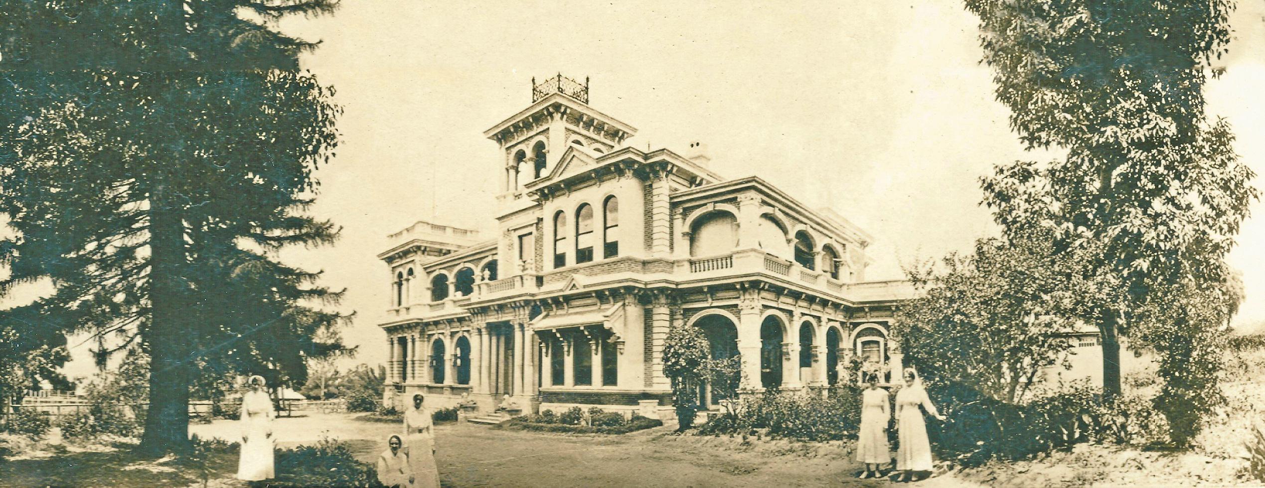Historical black and white photo of Kenmore House in Rockhampton.