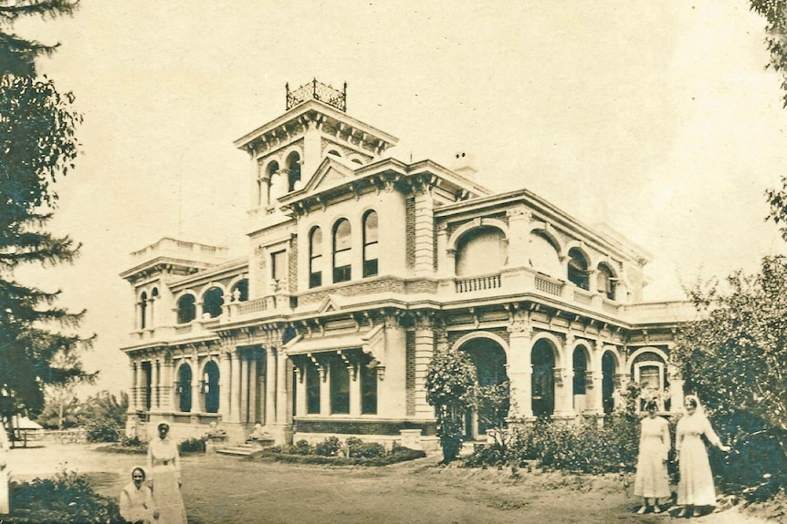 Historical black and white photo of Kenmore House in Rockhampton.