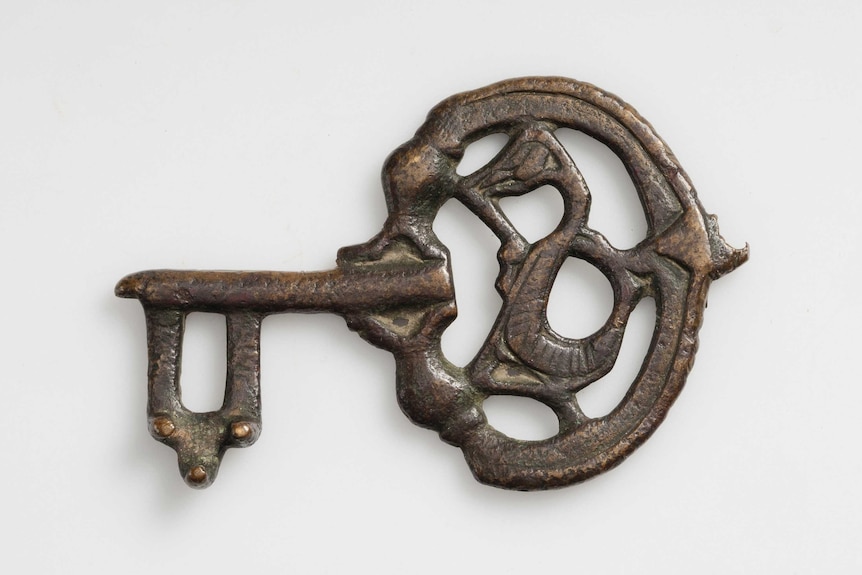 A bronze key from the Viking era in Sweden. An animal is depicted in the middle of the handle.