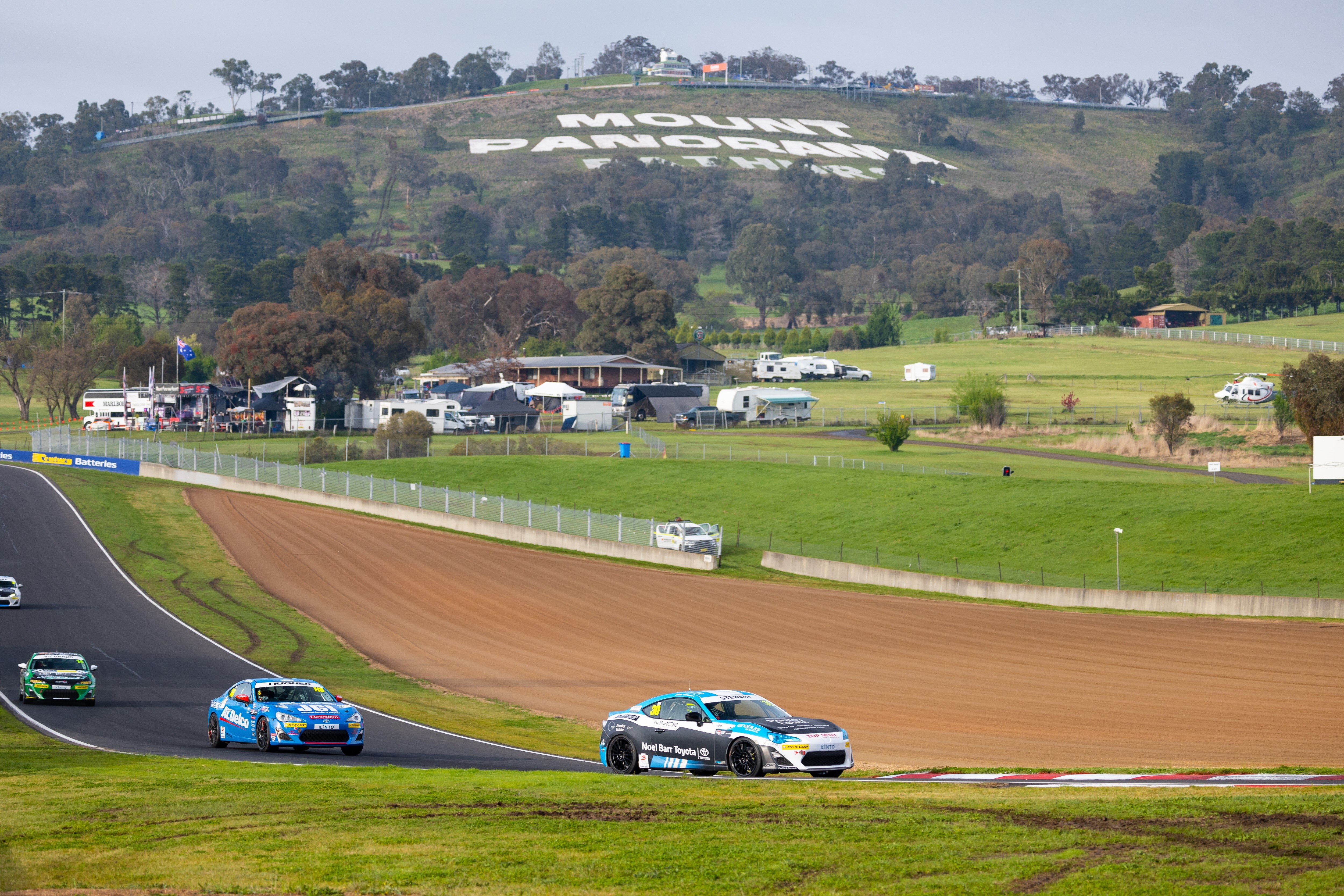 Racing cars on the track at Bathurst