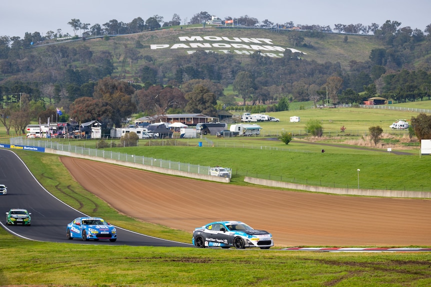 Racing cars on the track at Bathurst