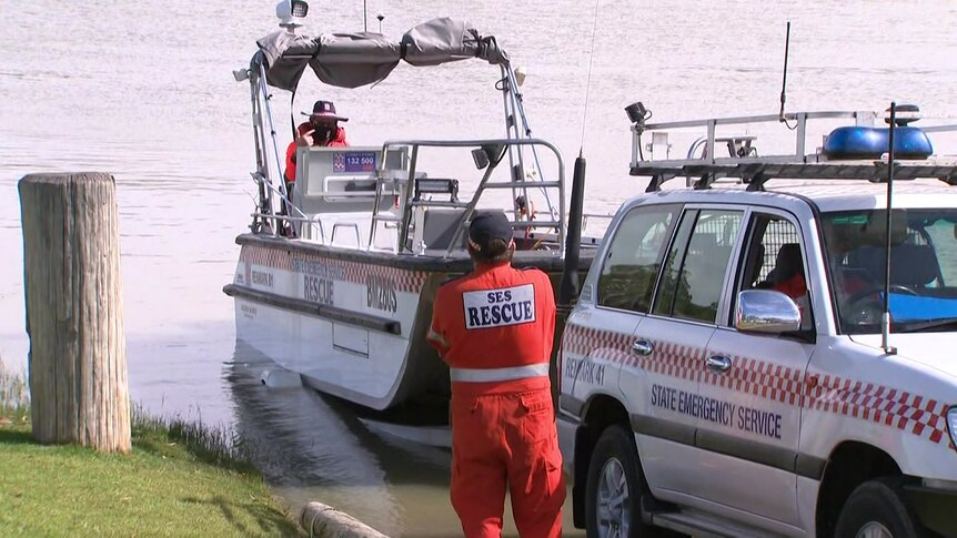 SES boat on the Murray River.