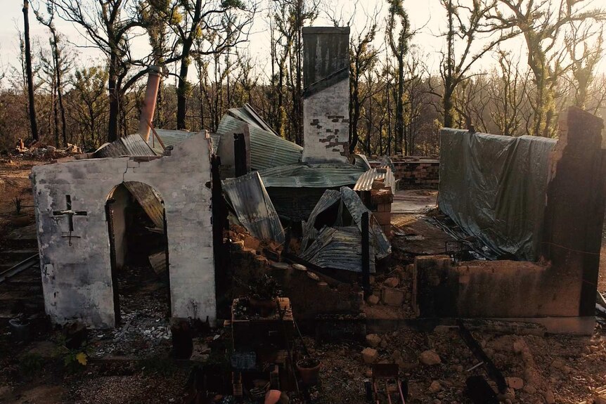 Stefan Talmatzky's house lies in ruin from bushfires.