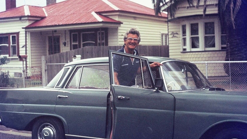 Bob Hawke getting into a car in Melbourne in 1980.