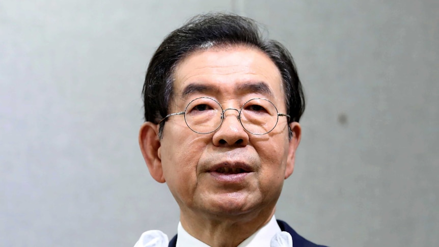 Seoul Mayor Park Won-soon with a serious expression.