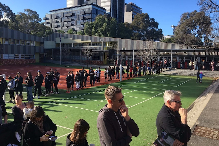 Long lines to vote at North Melbourne Primary School