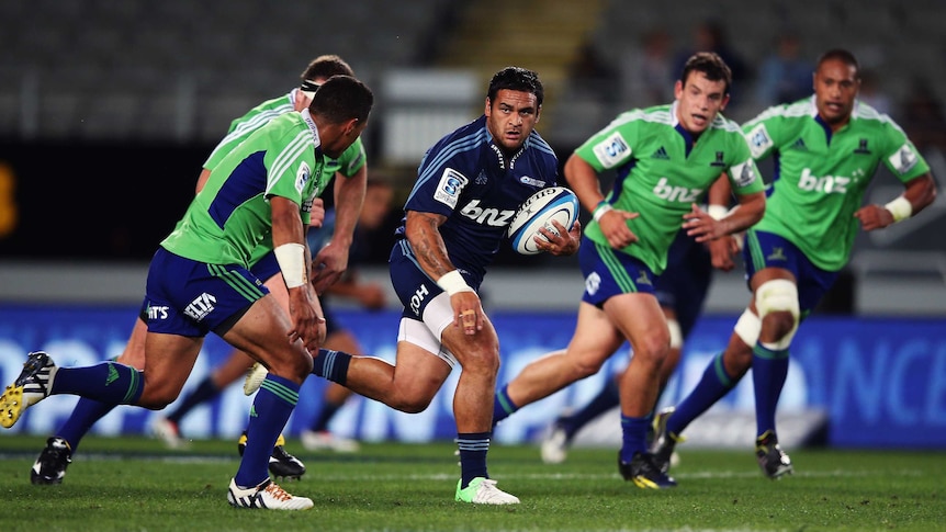 Weepu looks for an opening