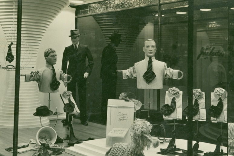 A John Martin's window display in Adelaide in 1935.