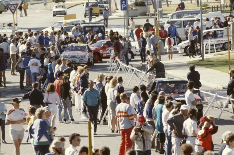 A crowd watching a 1988 Rally Australia event in Fremantle