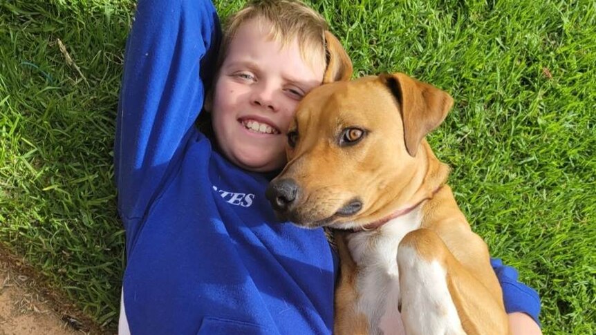 Un entrepreneur de 11 ans trouve un soutien «réconfortant» dans une SA régionale avec une entreprise de friandises pour chiens