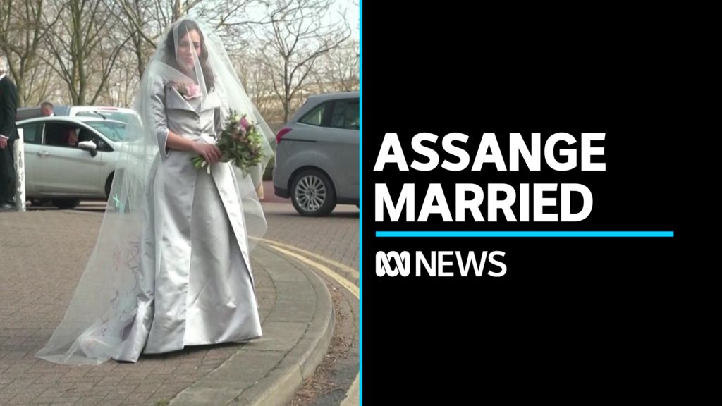 Vivienne Westwood has designed Julian Assange and his fiancee's wedding  outfits