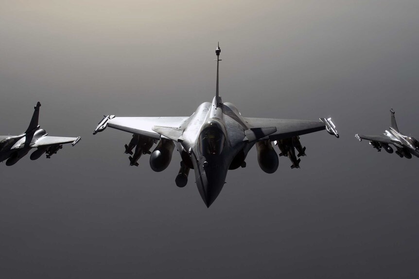 Rafale fighter jets fly towards Syria as part France''s operation against the Islamic State group