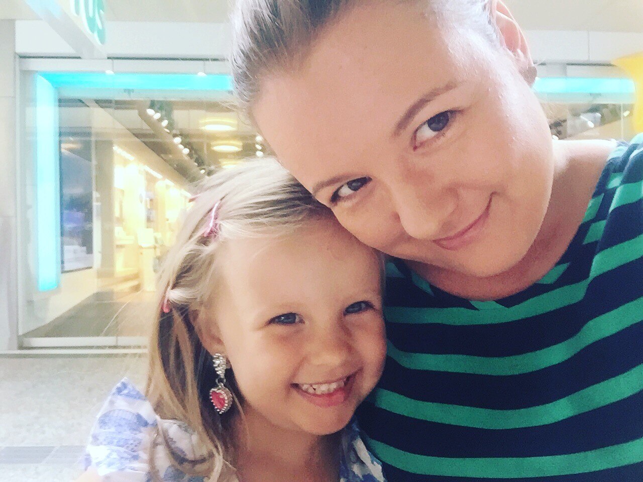 Lorrie Brook takes a selfie with daughter Tehya