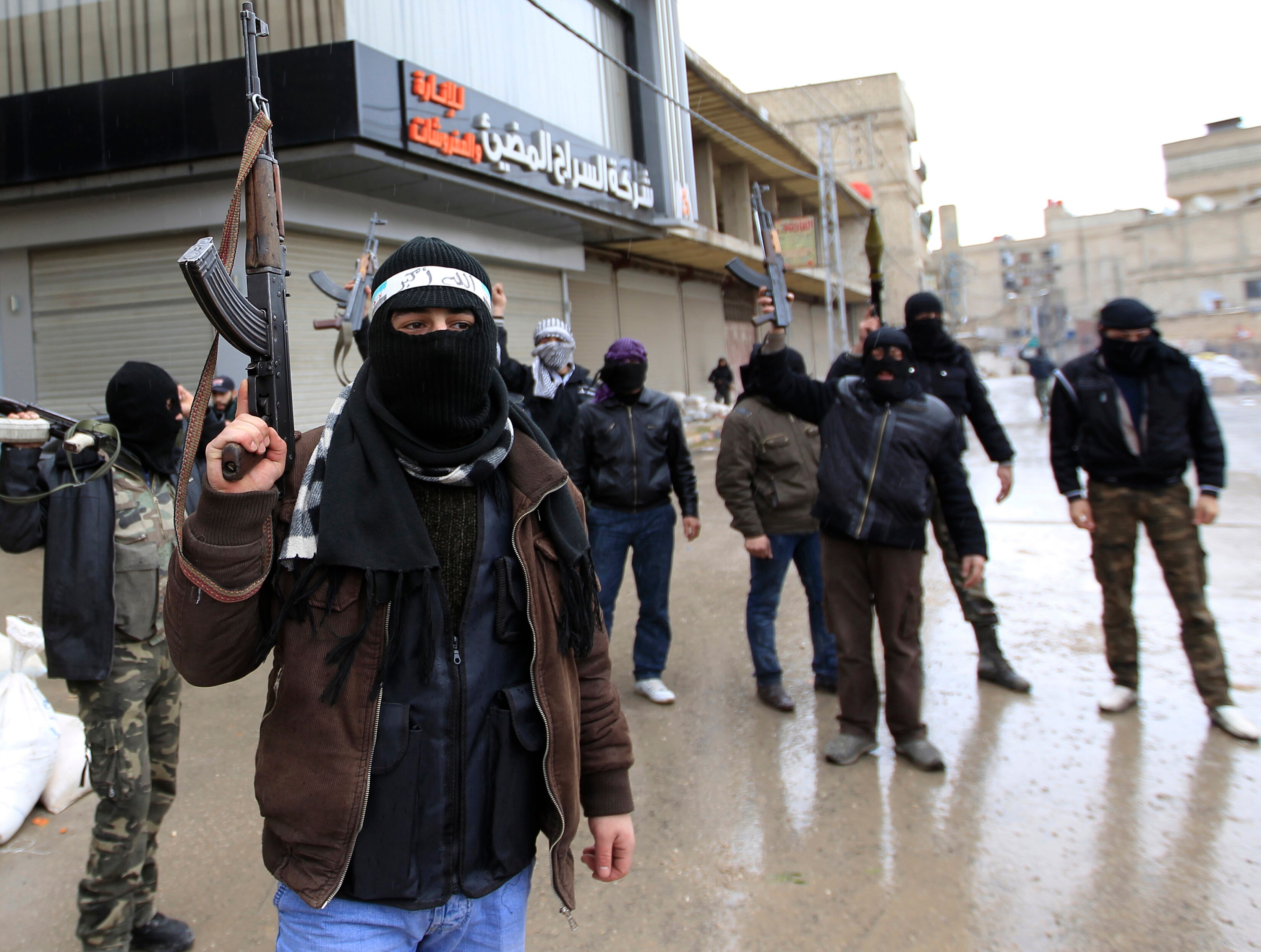 Видео про террористов в москве. Видео про террористов в москве. Лицо террористов в москве. Видео про террористов в москве. Вербовщики террористов.