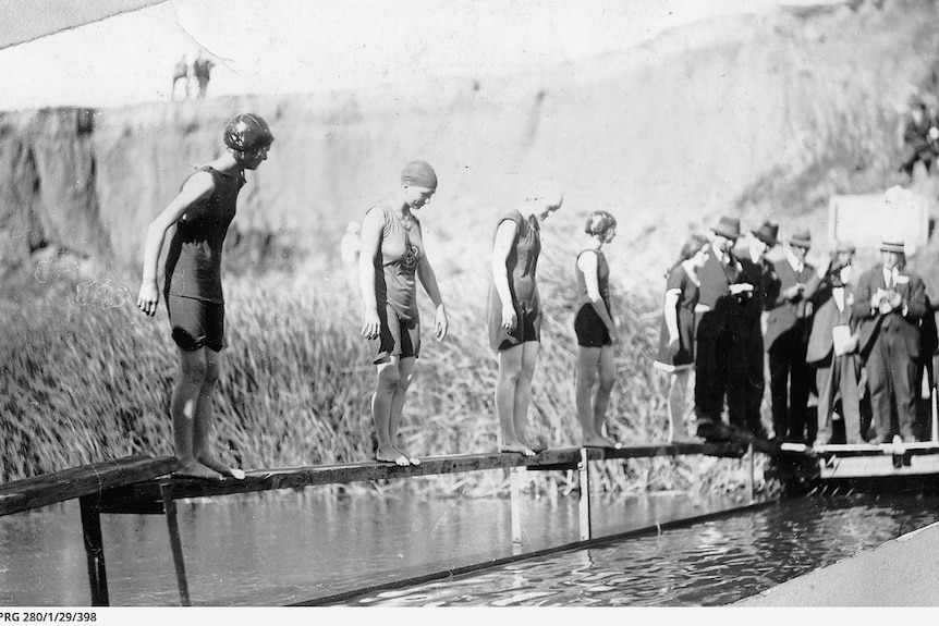 Women prepare to race at Gilberton in 1921.