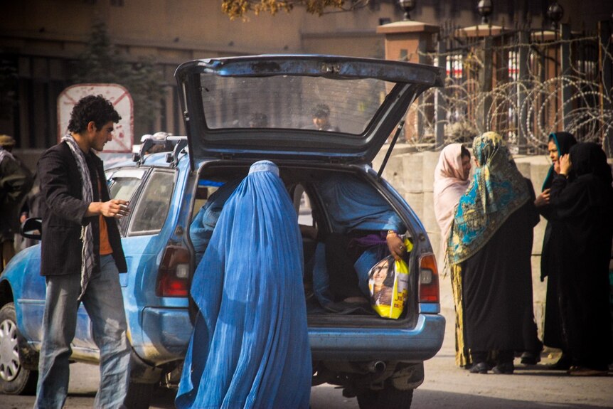 Agus women wearing burqa in Afghanistan