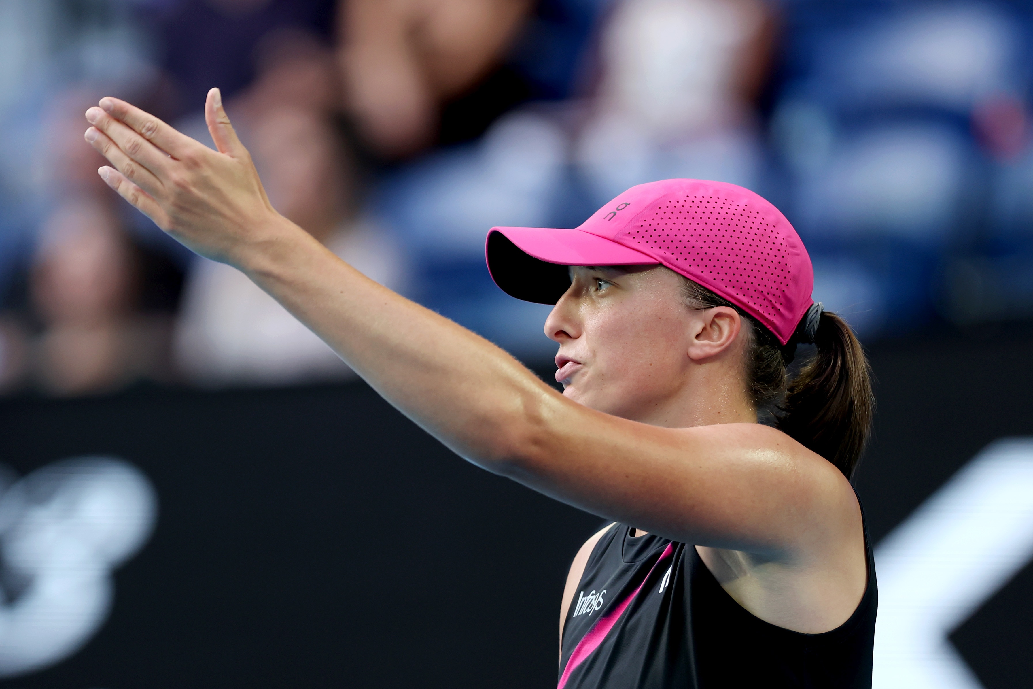 Australian Open Top Seed Iga Świątek Shocked By 19yo Linda Nosková In ...