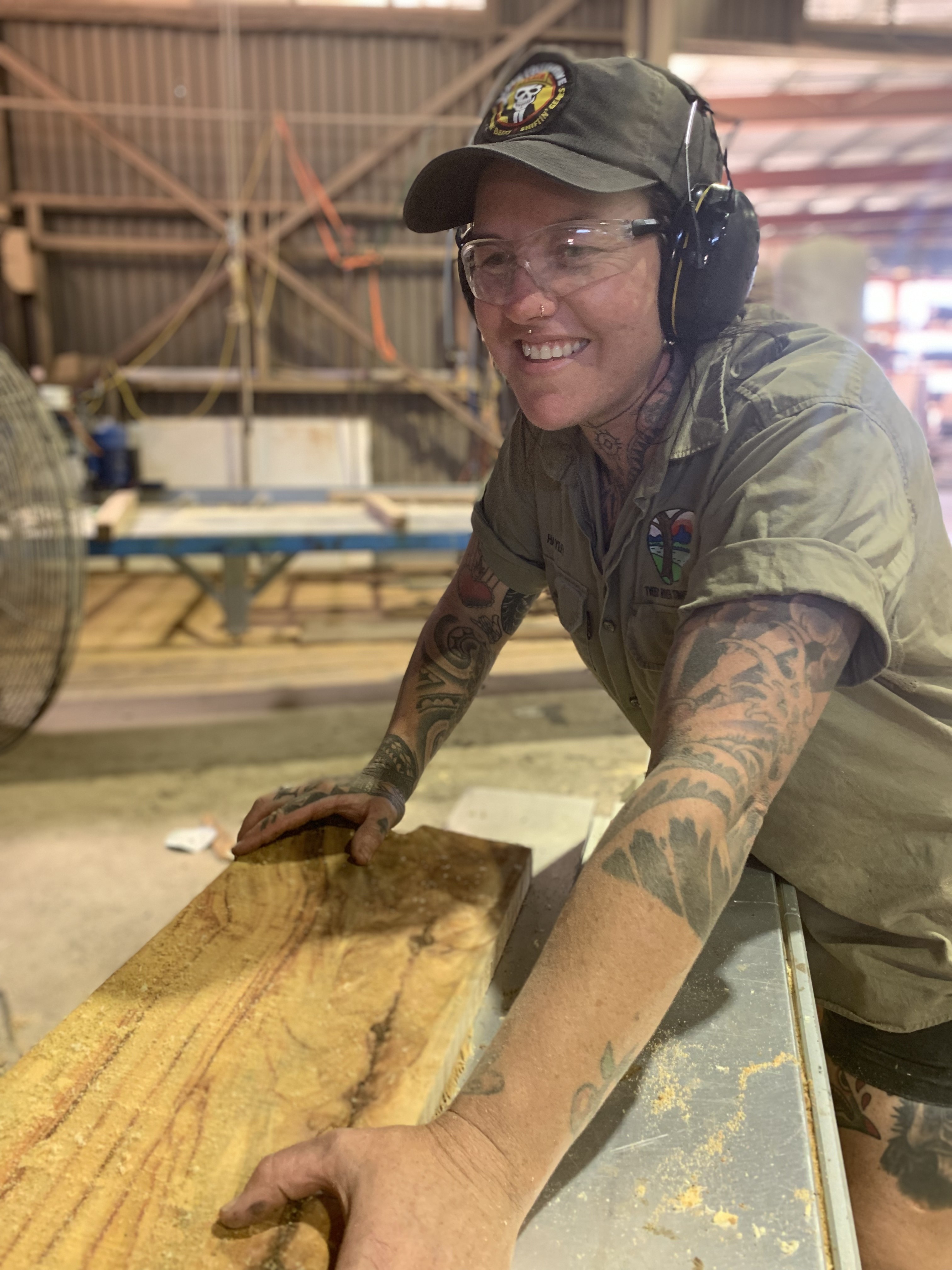 Swapping scissors for a circular saw, tradie wants more women to pick up the tools