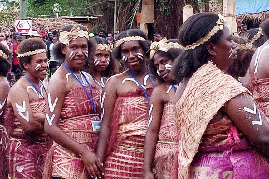 Ol smiling faces blong Vanuatu long Macfest long Port Vila (H. Bule)