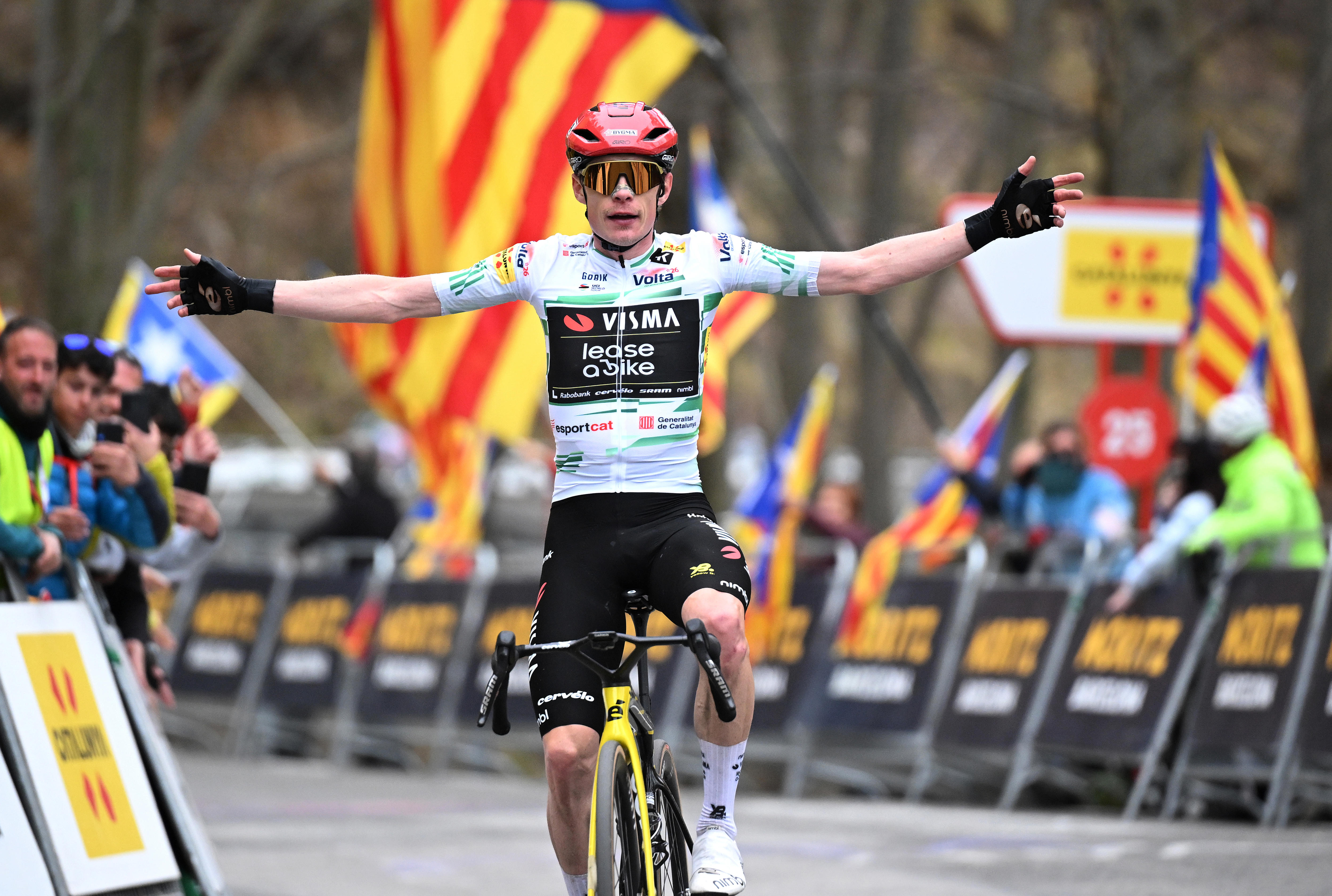 Jonas Vingegaard holds out his hands