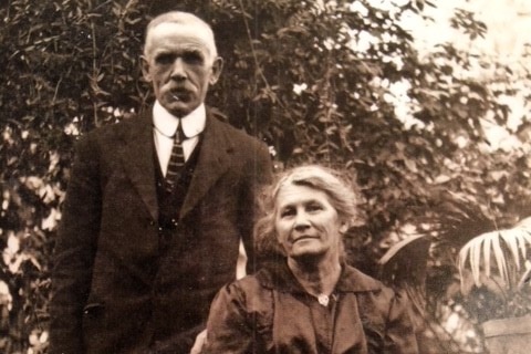 A black and white photo of Private Robert Oliver Bowness's parents.