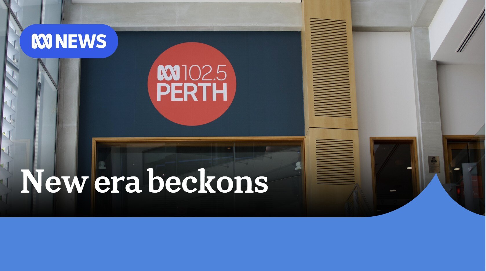 A sign with the ABC logo and the numbers 102.5