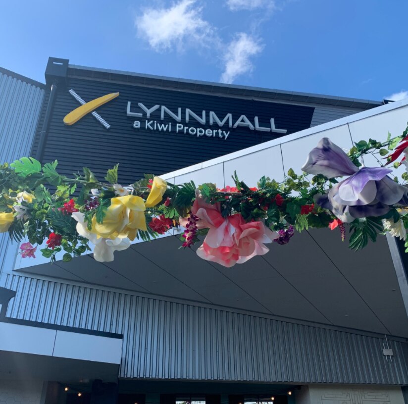 New Zealand police shoot dead 'extremist' inspired by Islamic State in  attack at LynnMall in Auckalnd - ABC News