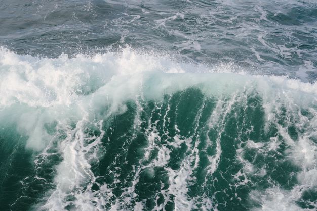 Blue green ocean waves