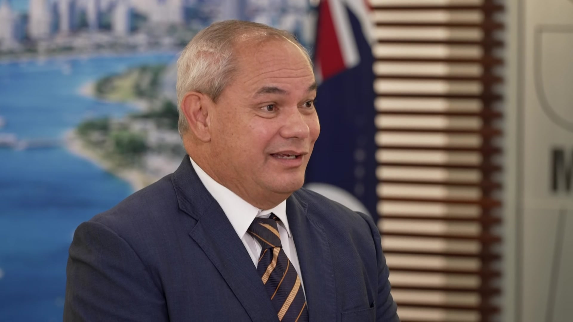 Gold Coast mayor swears at journalist amid questions over Donald Trump dinner
