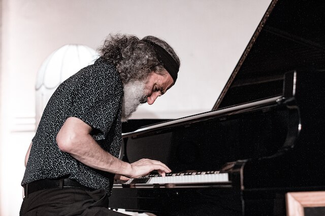 Mark Isaacs has a new album - ABC listen
