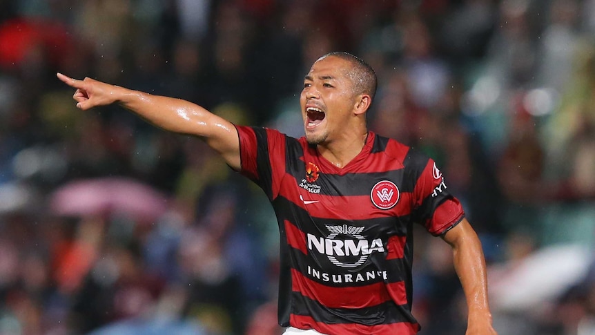 Ono shouts commands in Wanderers debut