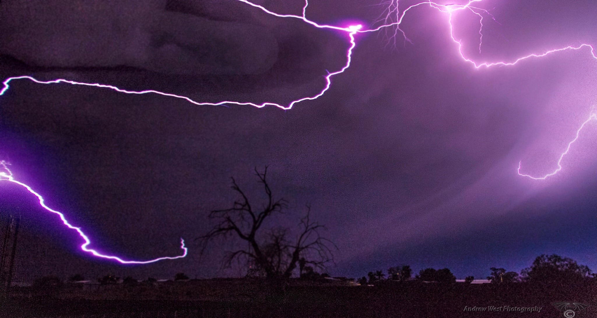 Severe weather in western NSW cuts power in outback towns - ABC News