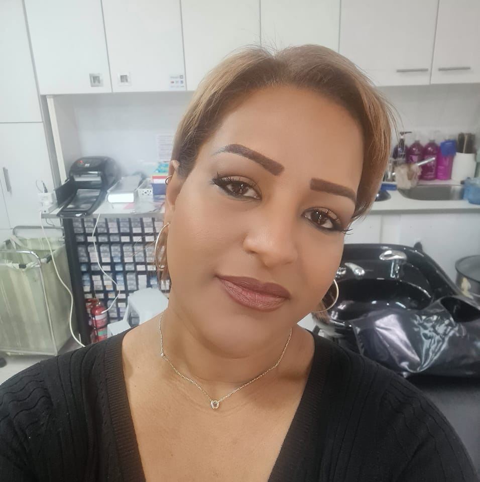 A close up of Nelomie's face.