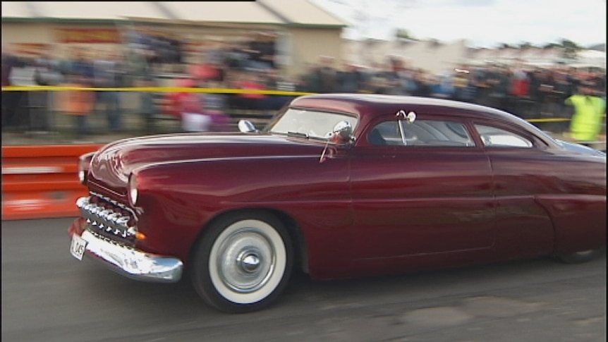 Hundreds of hot rods roar into Hobart for the street rod nationals.
