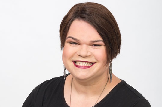 Jordan Raskopoulos comedian with Axis of Awesome announces she is transgender