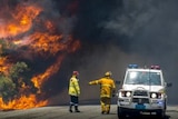 Bushfire threatens homes in Perth's southern suburbs