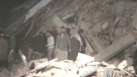 Algerian TV records the earthquake aftermath