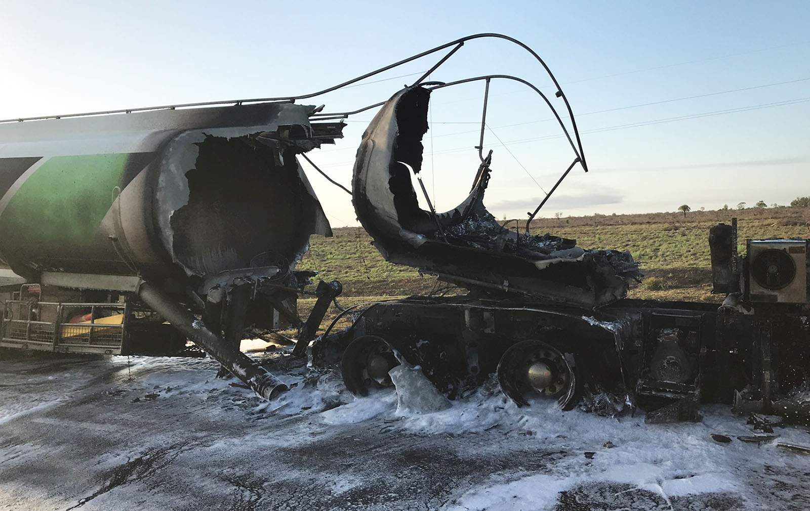 Fuel tanker explodes in outback Queensland on way to help flood relief