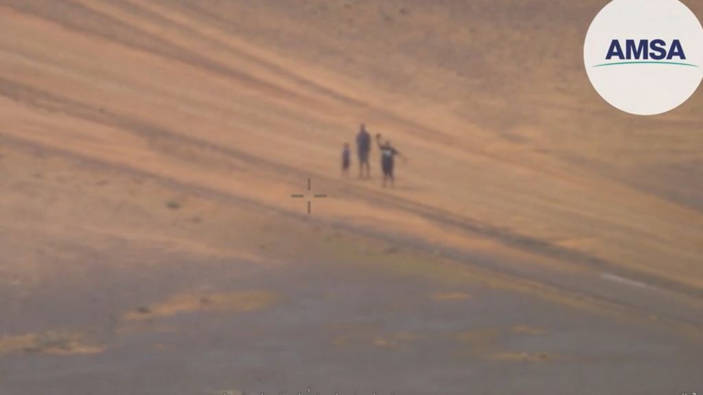 Outback rescue near Oodnadatta in South Australia's far north - ABC News