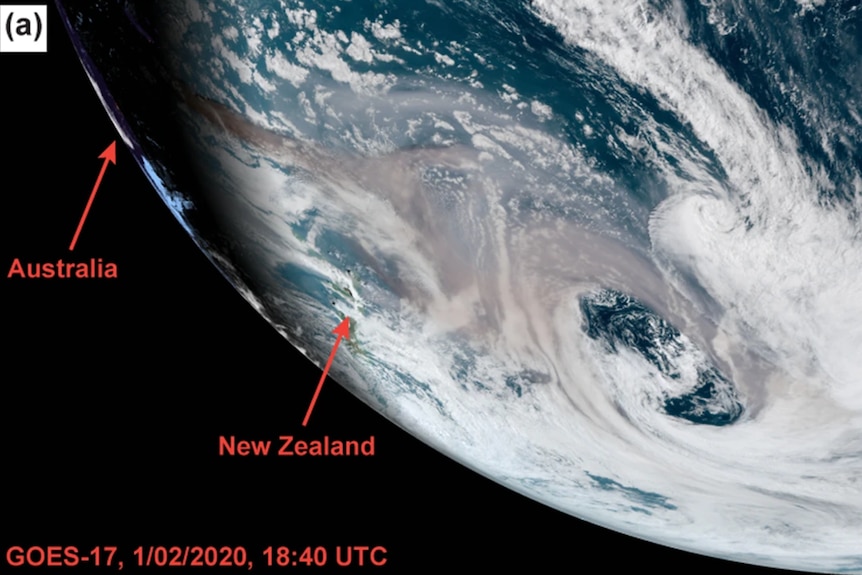 satellite images showing smoke spreading across the Pacific