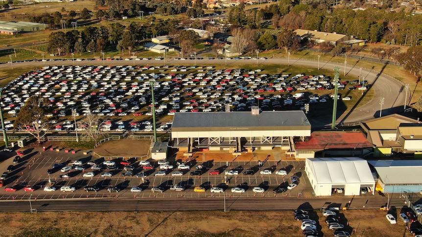 A drone image of cars queing for COVID-19 testing in Canberra 