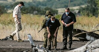 CUSTOM 340x180 MH17 investigators at site