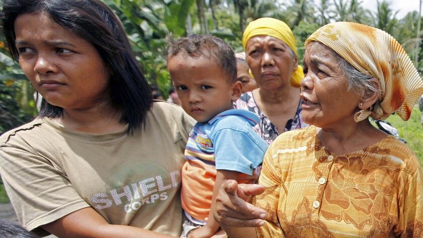 Sumatra quake survivors are still in dire need of shelter, fresh water and food.