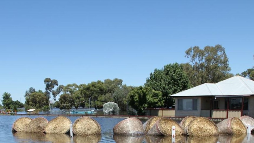 Floodwaters could isolate Kerang for days