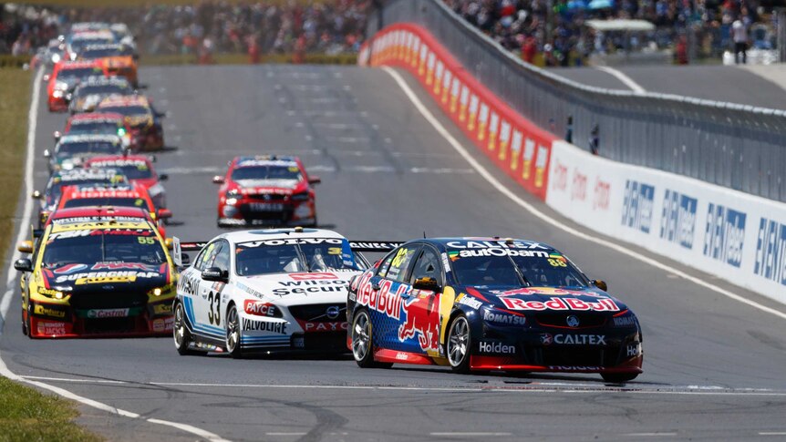 Jamie Whincup leads Bathurst 1000