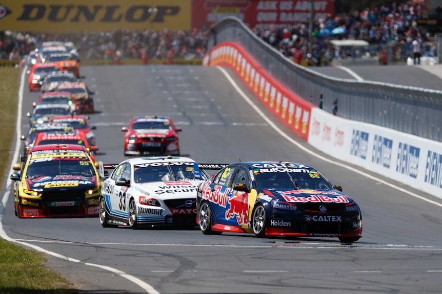 Jamie Whincup leads Bathurst 1000