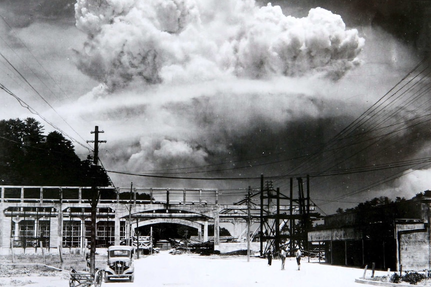 Atomic cloud over Nagasaki from Koyagi-jima